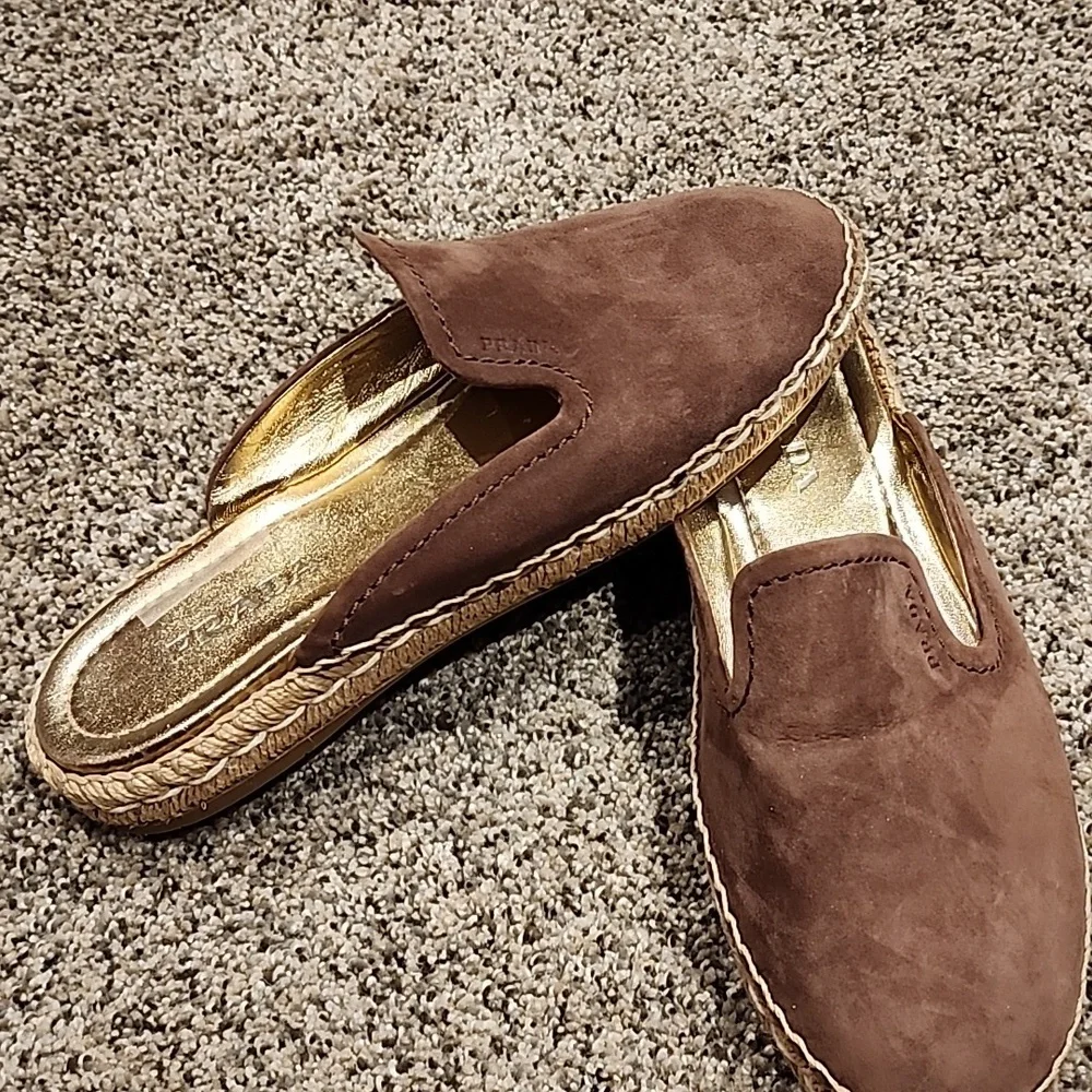 Shoe - Picture 2 of 5